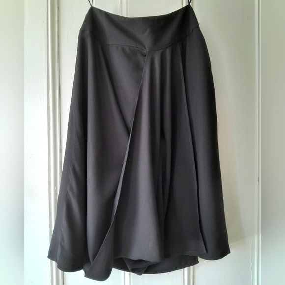 Stills Black Midi Skirt.. Beautiful Design, in Drapey Viscose.. Size 34 - Picture 6 of 10